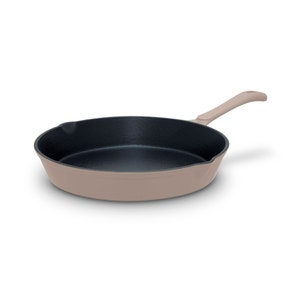 Barbary and Oak Cast Iron Round Fry Pan 26cm